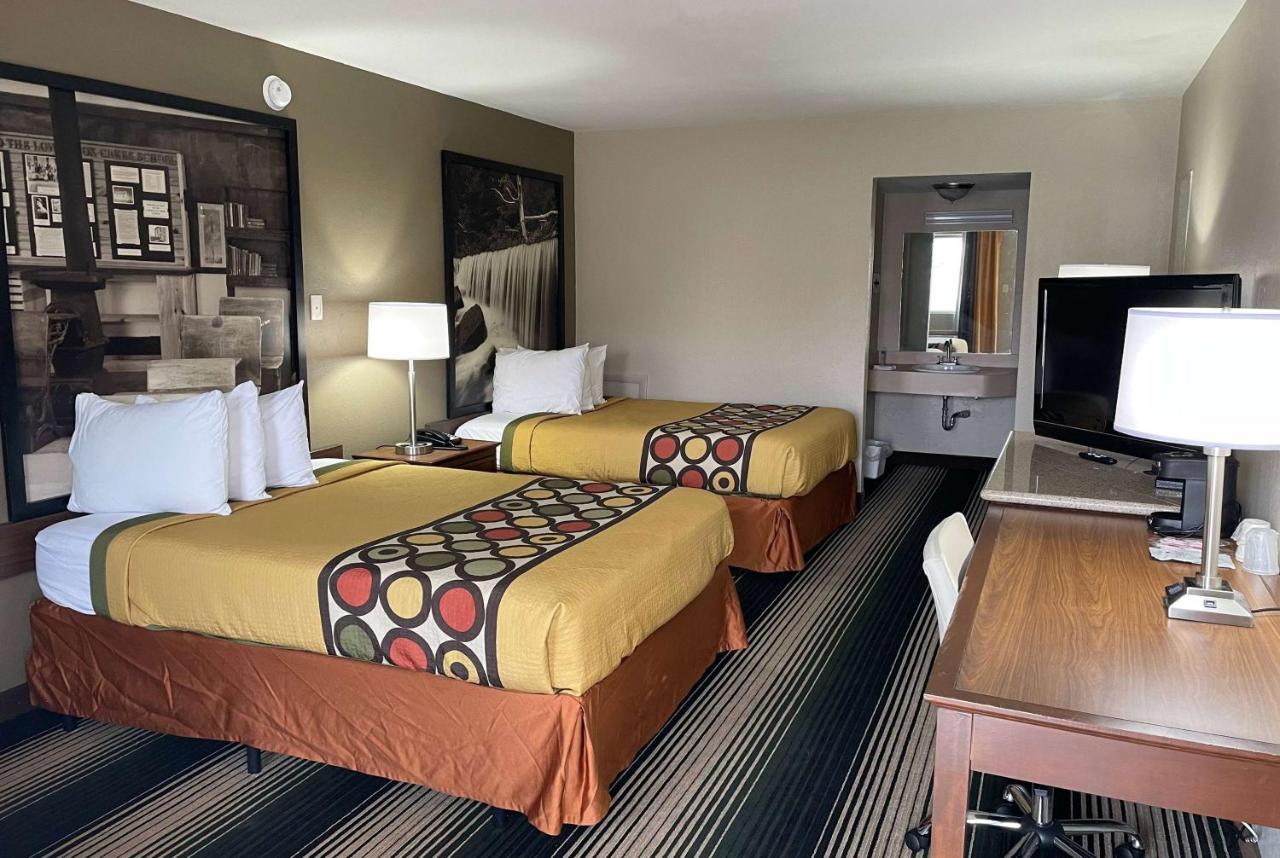 Deluxe Inn & Suites Джанкшен Сити Экстерьер фото