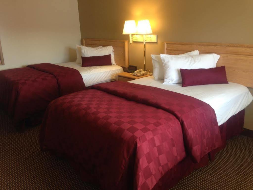 Deluxe Inn & Suites Джанкшен Сити Экстерьер фото
